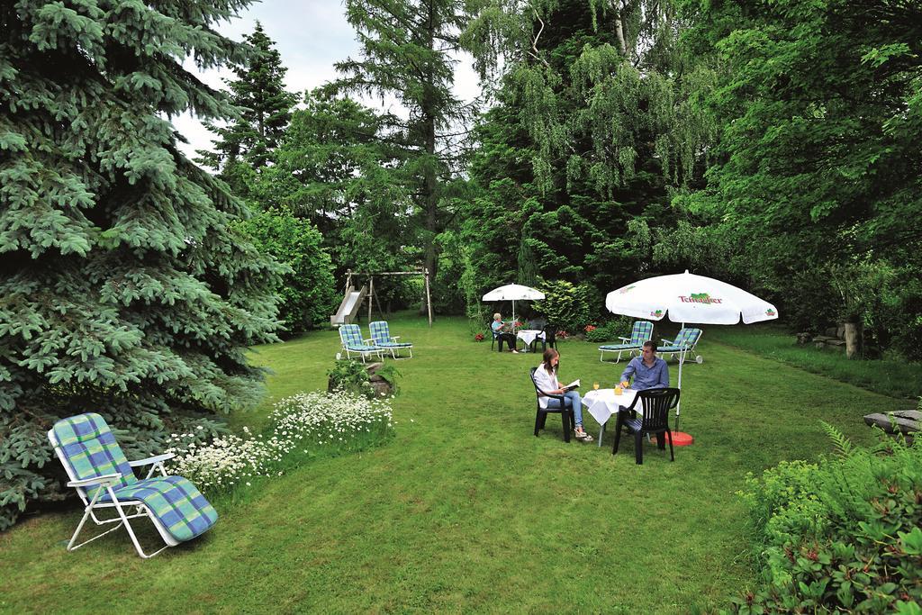Hotel Pension Heidi Добел Екстериор снимка